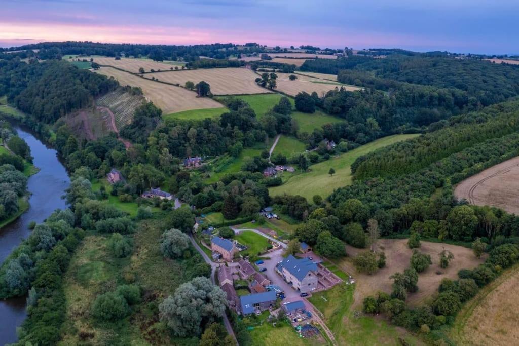 Cosy Cottage On Banks Of River Wye Foy 外观 照片