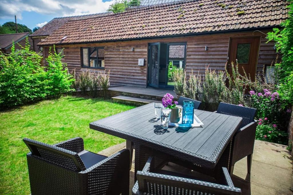 Cosy Cottage On Banks Of River Wye Foy 外观 照片