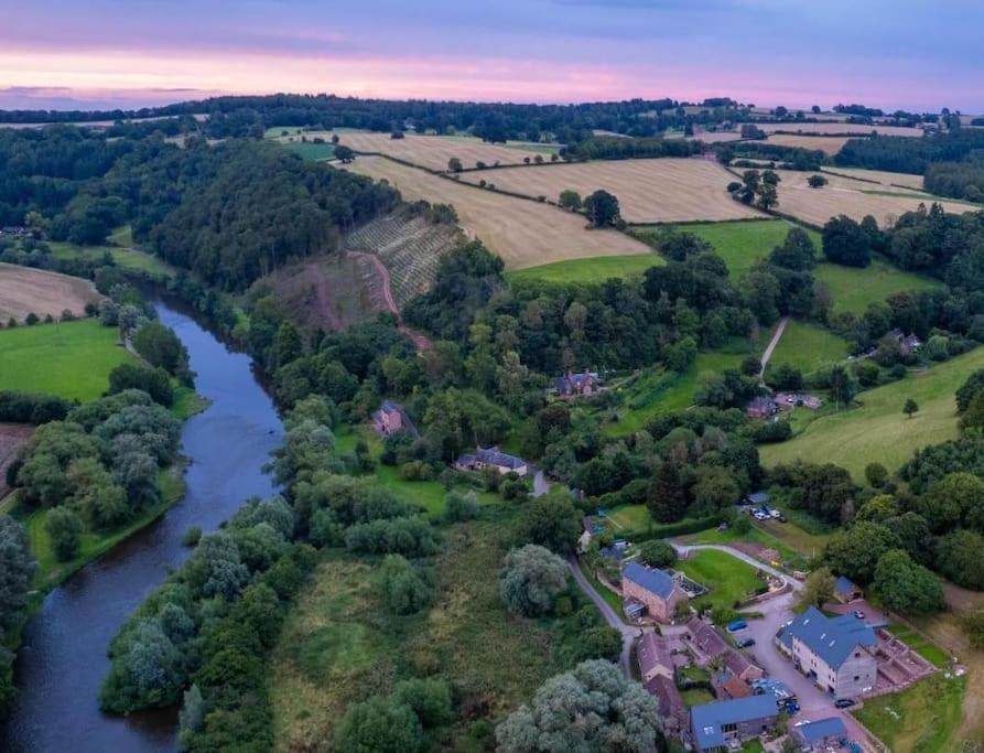 Cosy Cottage On Banks Of River Wye Foy 外观 照片